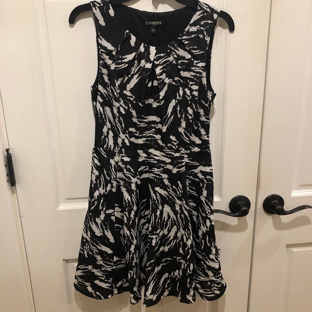 Express size 4 black and white floral dress.